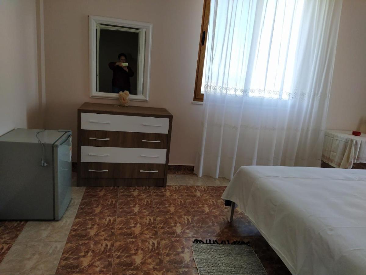 Jozi Kaiser Apartment 1 ดูร์เรส ภายนอก รูปภาพ