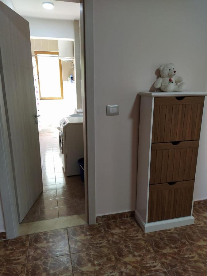 Jozi Kaiser Apartment 1 ดูร์เรส ภายนอก รูปภาพ