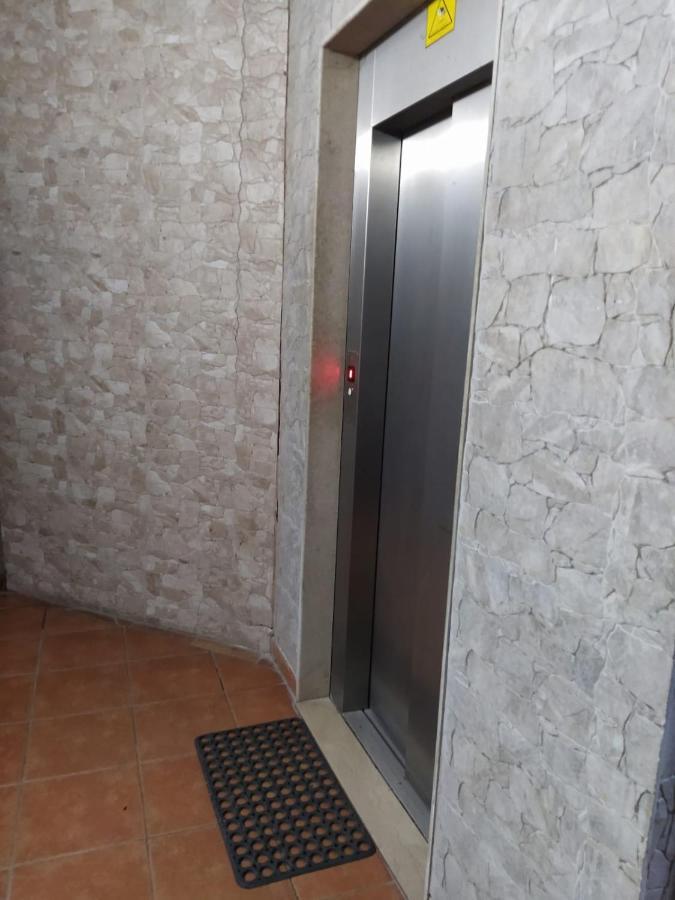 Jozi Kaiser Apartment 1 ดูร์เรส ภายนอก รูปภาพ